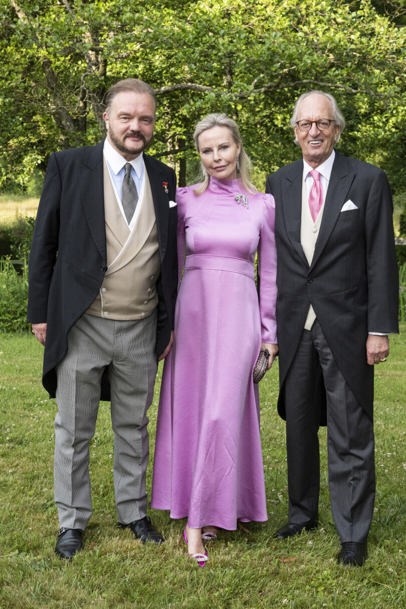 S. A. S. le prince Alexandre de Schaumbourg-Lippe et LL.AA. SS. le prince et la princesse de Hohenzollern-Sigmaringen.